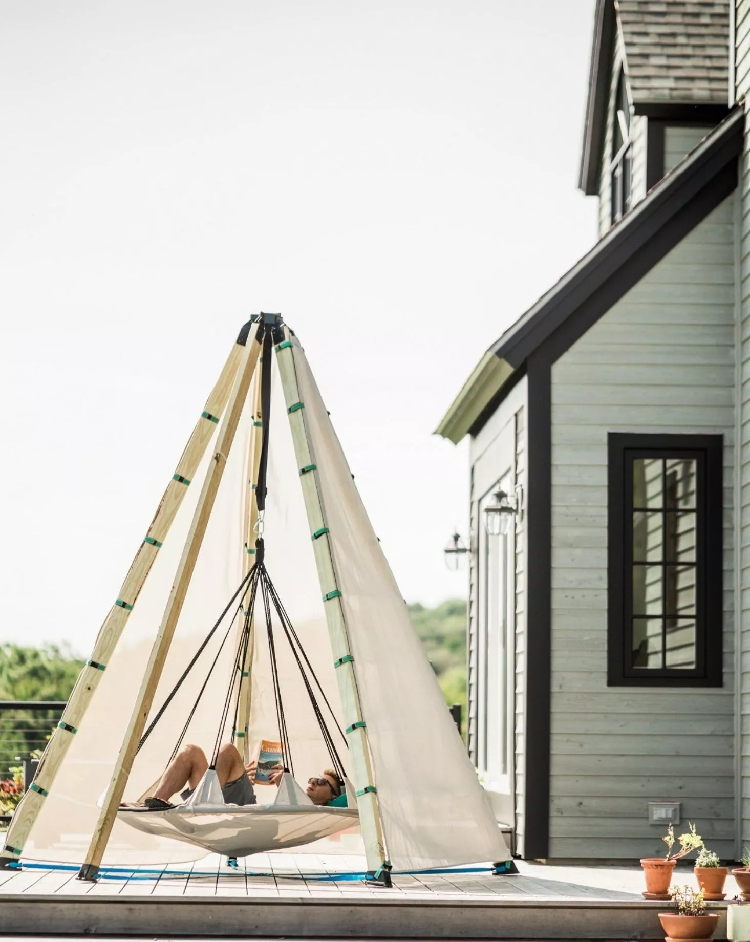 Nest Cozy Hover Swing Tent by Bijou Build